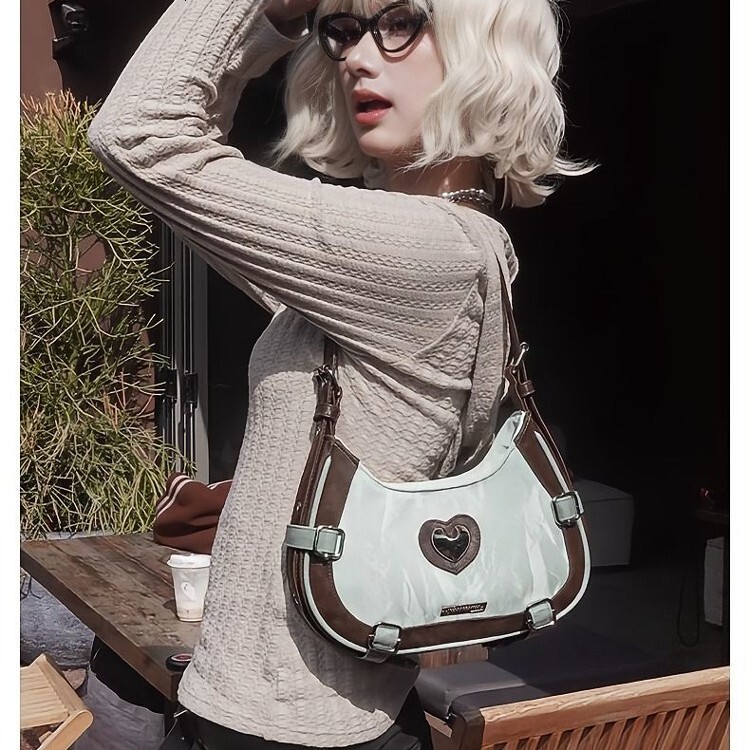 Summer new women's shoulder bag with heart-shaped diamond inlaid crescent shaped armpit bag fashionable women's shoulder bag new designer ba