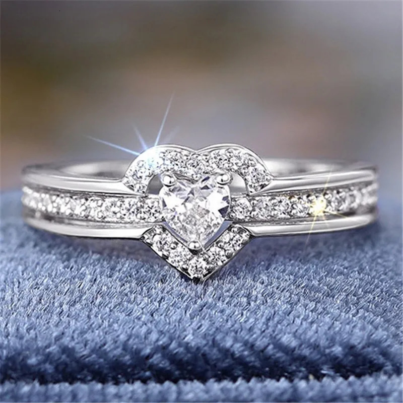 925 Sterling Silver Romantic Wedding Band Ring Female Love Jewelry Brilliant Heart Zirconia Finger Accessories Engagement Ring 250715