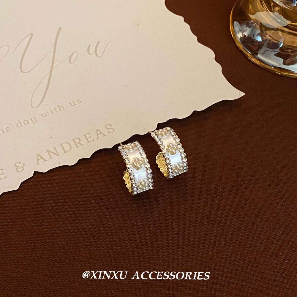 C-shaped Pearl Inlaid Dia Stud for Women 2024 New Niche Design High-end Earrings Hoop Fashionable Elegant Ear Jewelry