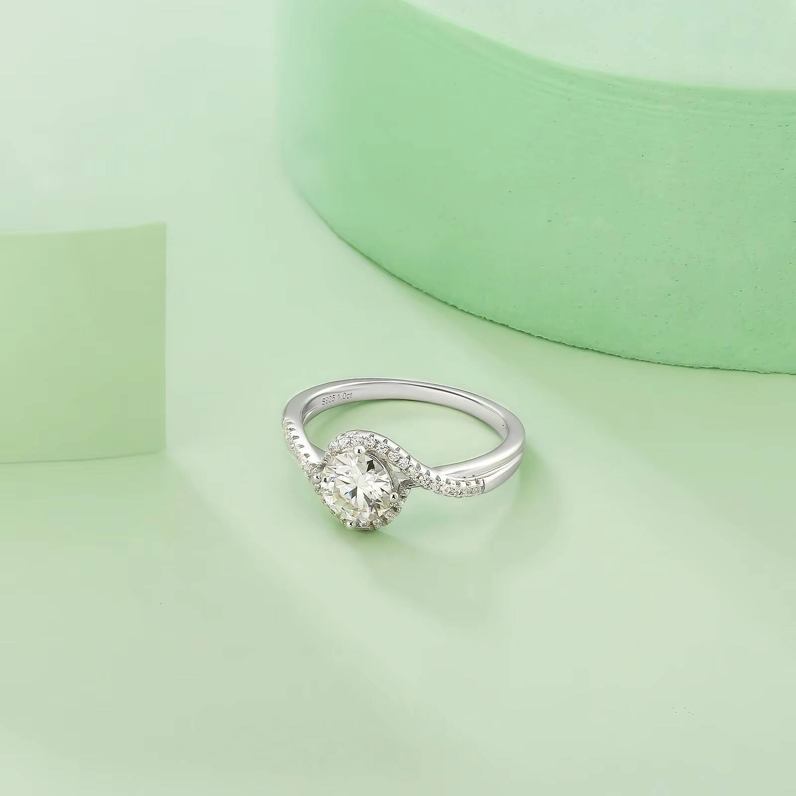 Moissanite Jewelry White Gold 925 Sterling Silver Side-stone D Color VVS 1ct Diamond Moissanite Engagement Rings for Women