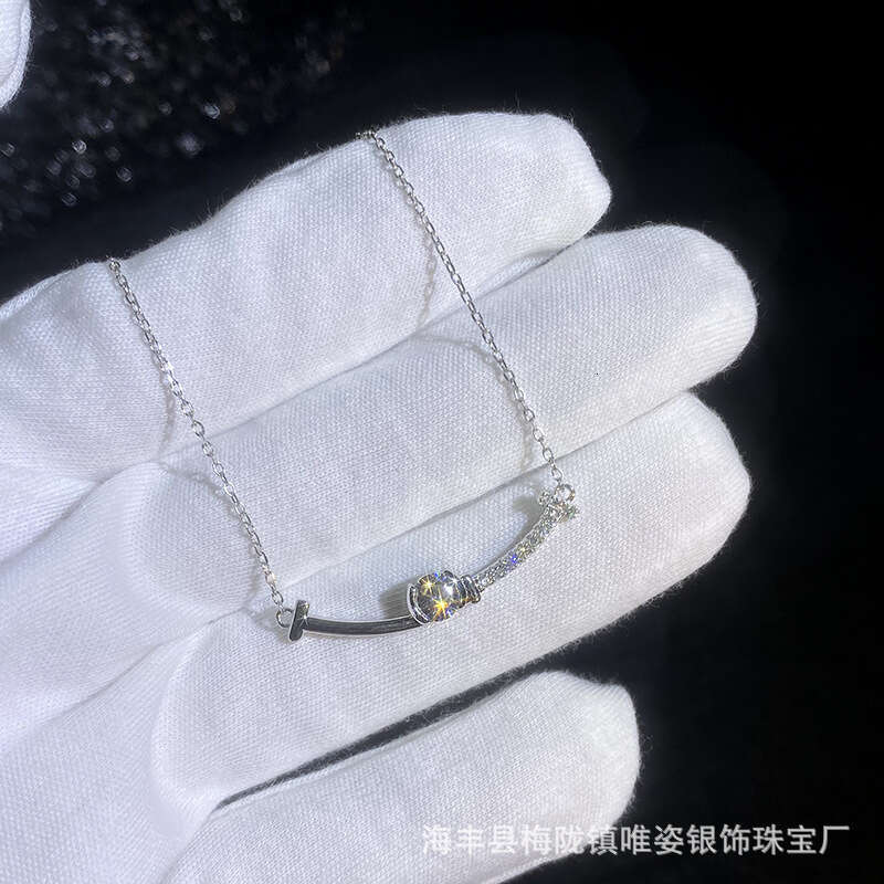 Moissanite S Sterling Sier Necklace Smile Face Light Fashion Versatile High-end Clavicle Chain a18