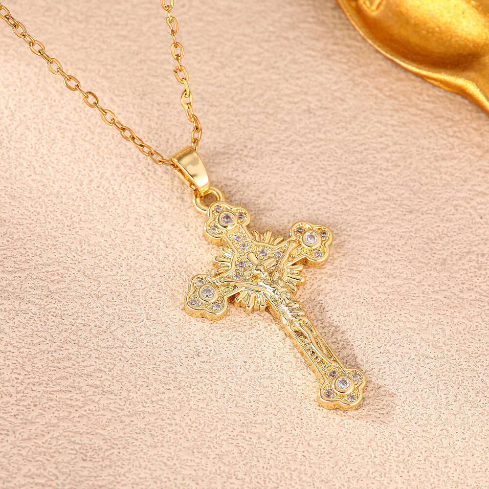 Light INS Style Aesthetic Cross Necklace Fashion Personality Inlaid Dia Pendant Choker