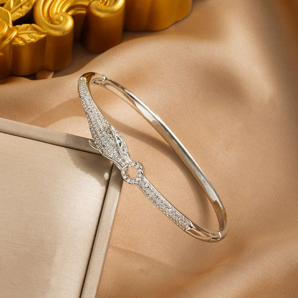 New Open Micro Inlaid Bracelet Niche Design Versatile Elegant High-end Leopard Head Jewelry