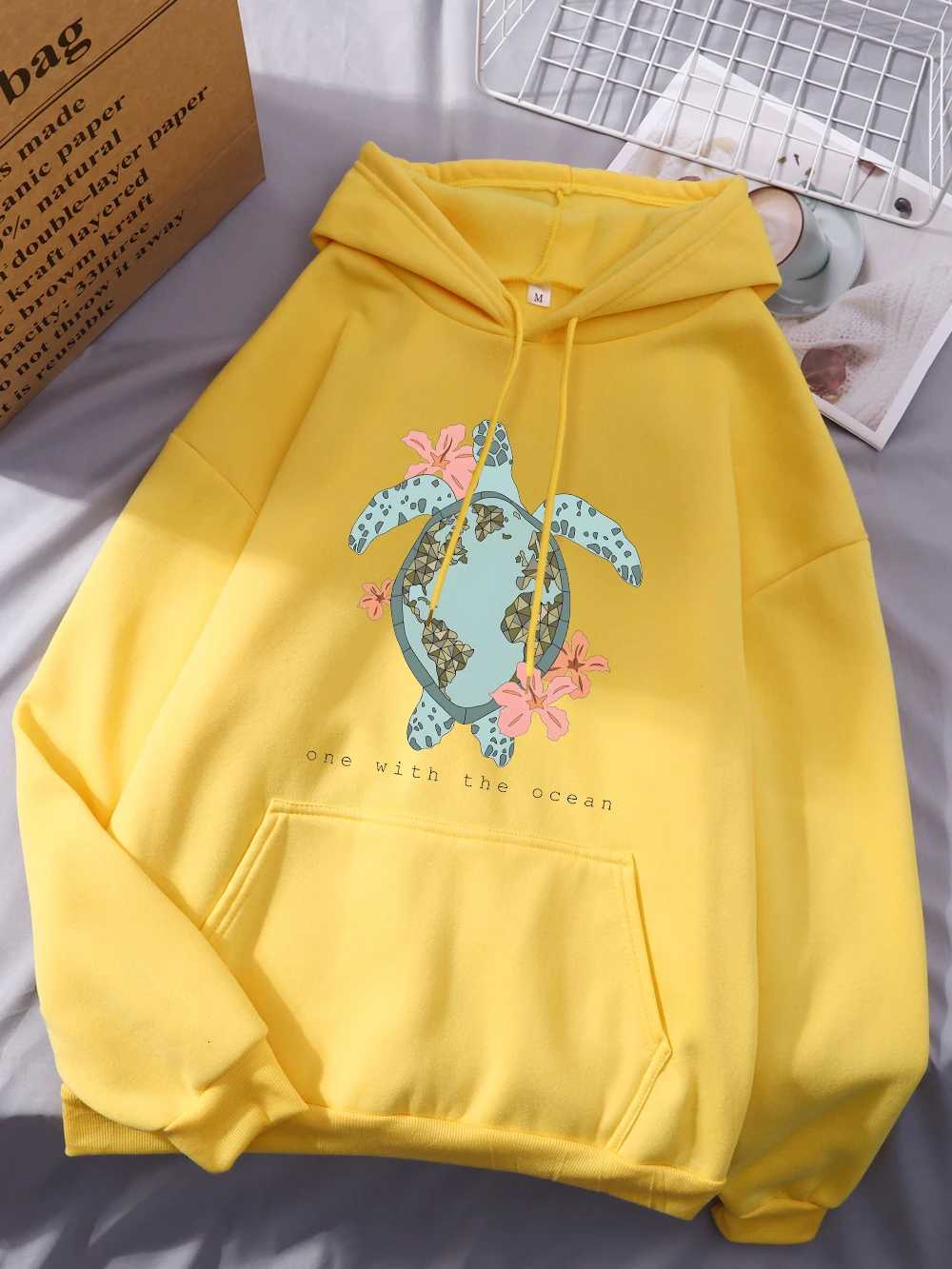 Sea Turtle Cartoons Hoodie Womens Comfortable Loose Sweatshirts Winter Fleece Warm Tops Basics Casual Womans Clothes Z250719