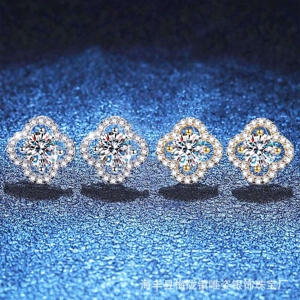 S Pure Sier for Women, Exquisite Light Four-Leaf Clover Earrings, D Color 50 Carat Moissanite Earrings 4dc