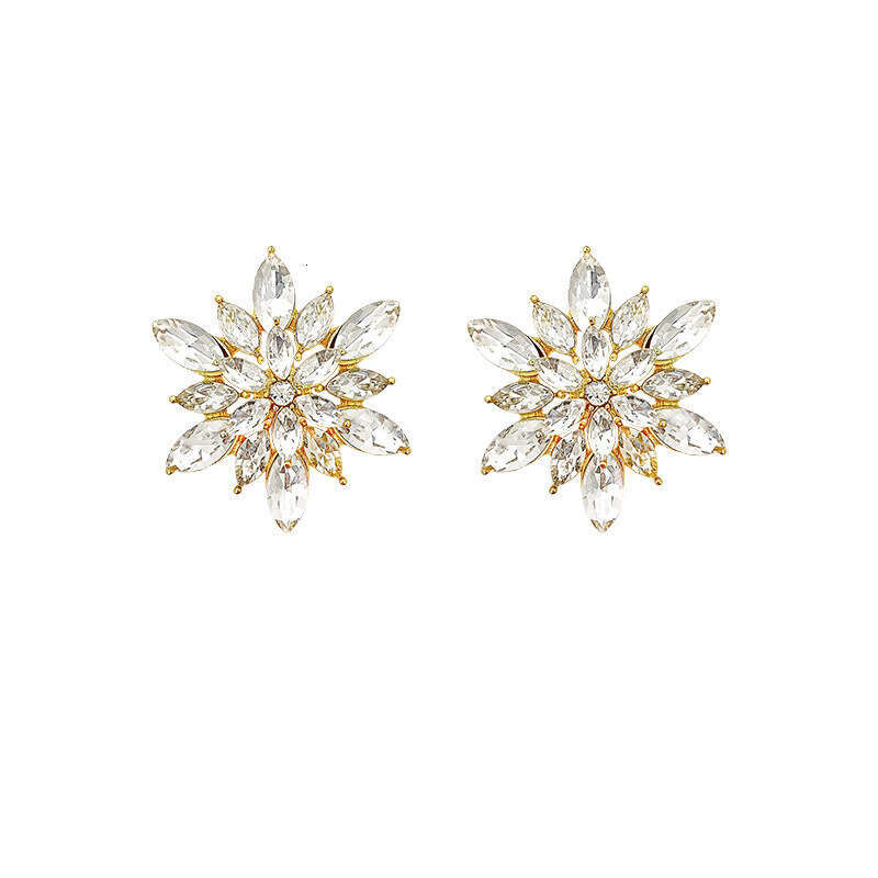 Super Sparkling Snowflake Flower Earrings High-end Exquisite Fashionable Temperament Studs Personality Versatile Design Sense Ear Jewelry