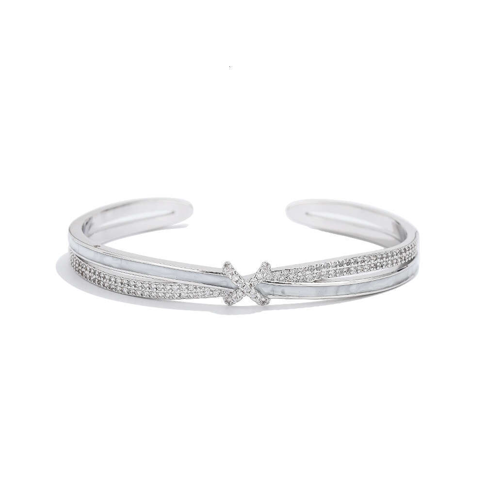 Ins Luxury Jewelry Designer Bracelet Twisted Cross Single Row Tennis Diamond Bracelet Bow White Shellfish 18K Gold Zircon Non Fading Bracelet Fashion 
