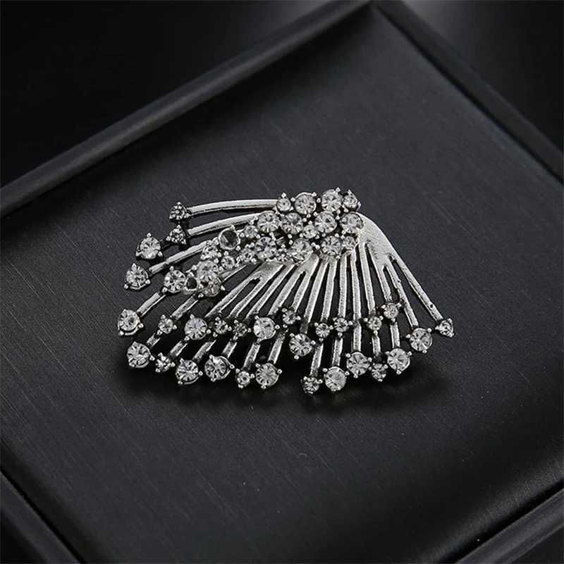 2 in 1 Antique Silver Color Crystal Women Stud Earrings Hollow Wings Hip Hop Ear Accessories Bohemian Asymmetrical Female Earring XJ250718