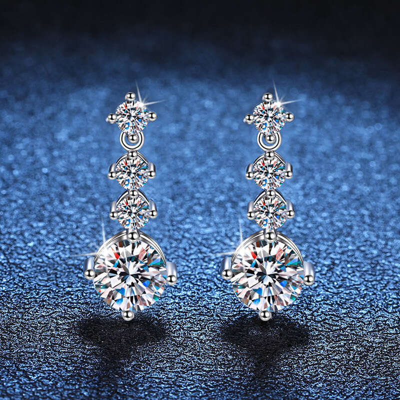 S Pure Sier for Women High-end Korean Style Tassel Four-prong One Carat Earrings Moissanite Studs 1c2