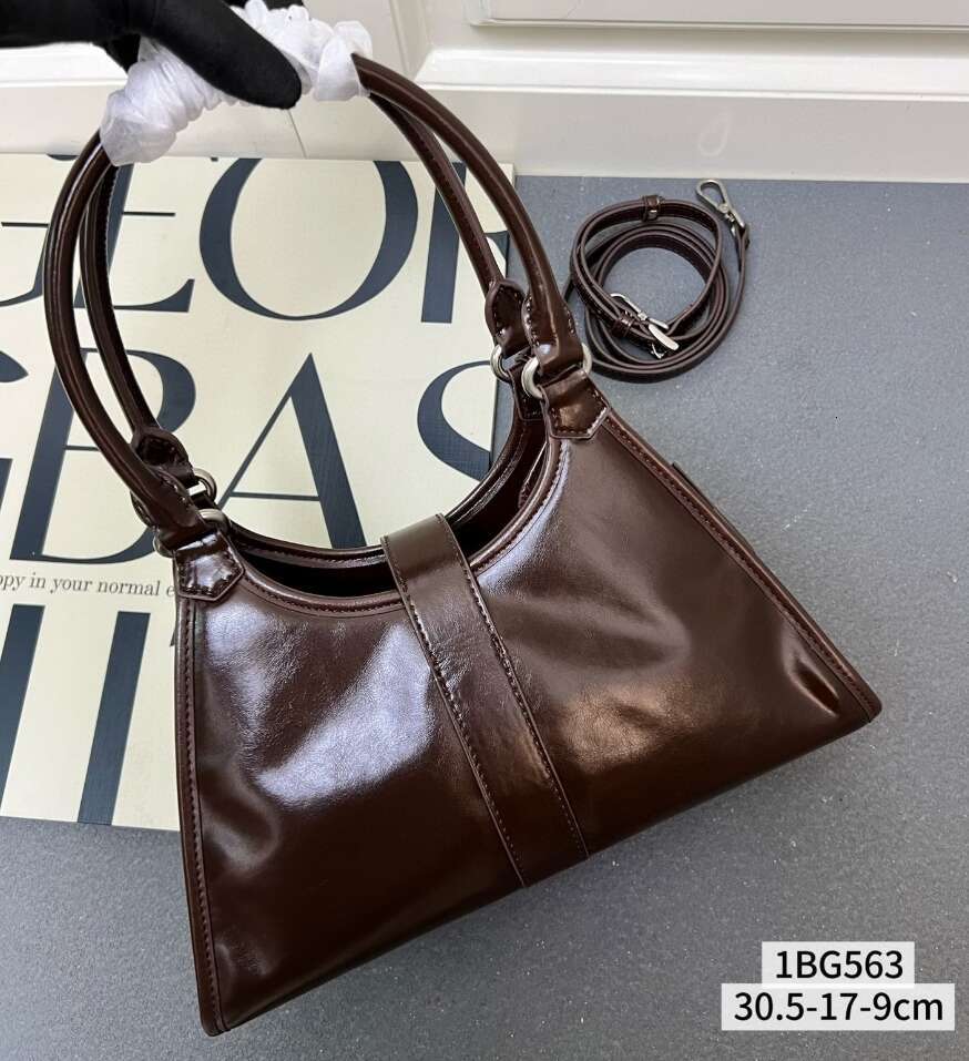 Fashion Designer Bag Luxury Bag Shoulder Bag New Women's Bag Versatile Shoulder Crossbody Monogram Shoulder Bag Texture Underarm Handbag Commutin