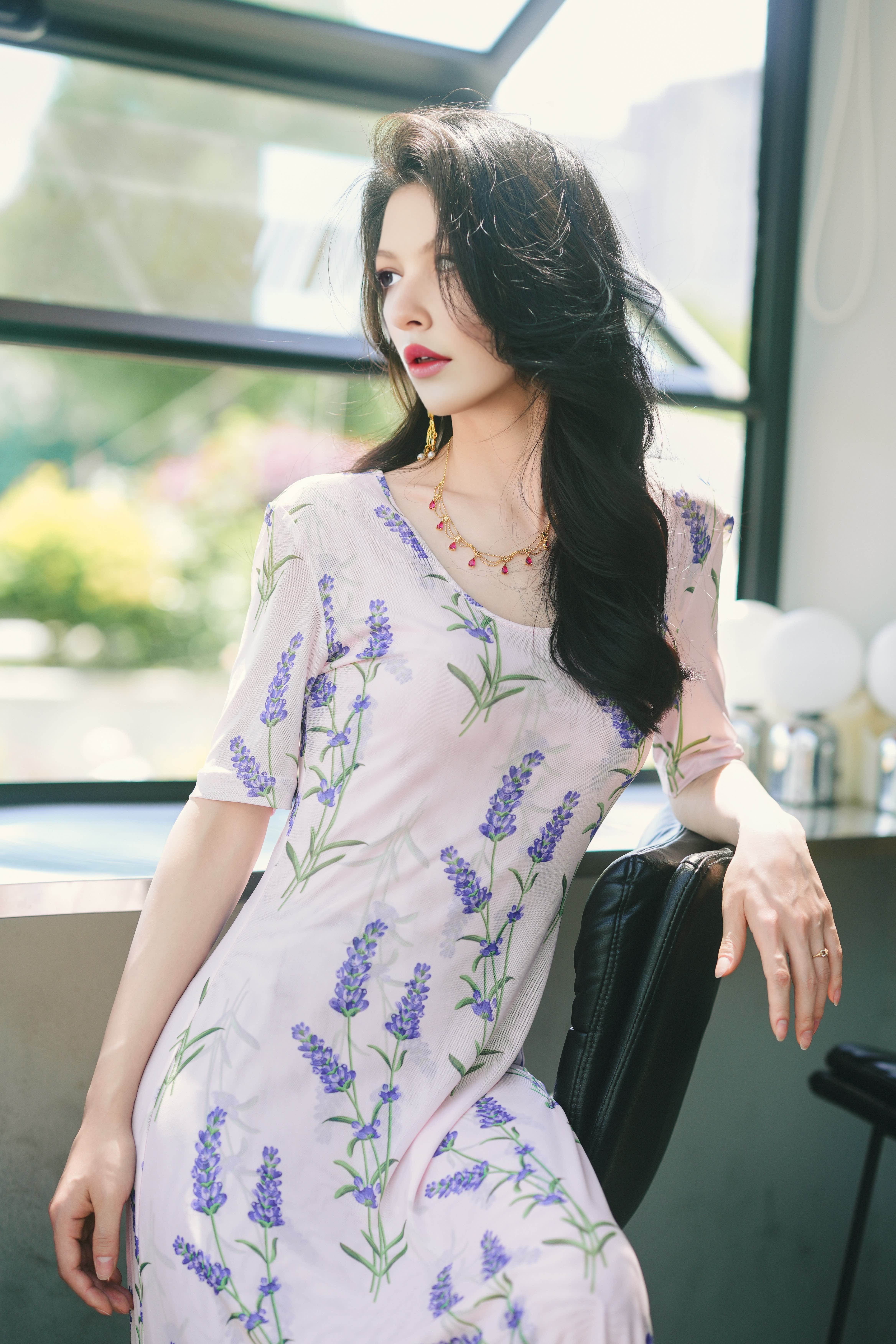 HZHJ's new original designer lavender dress exudes a retro and white vibe, exuding a high-end aristocratic vibe