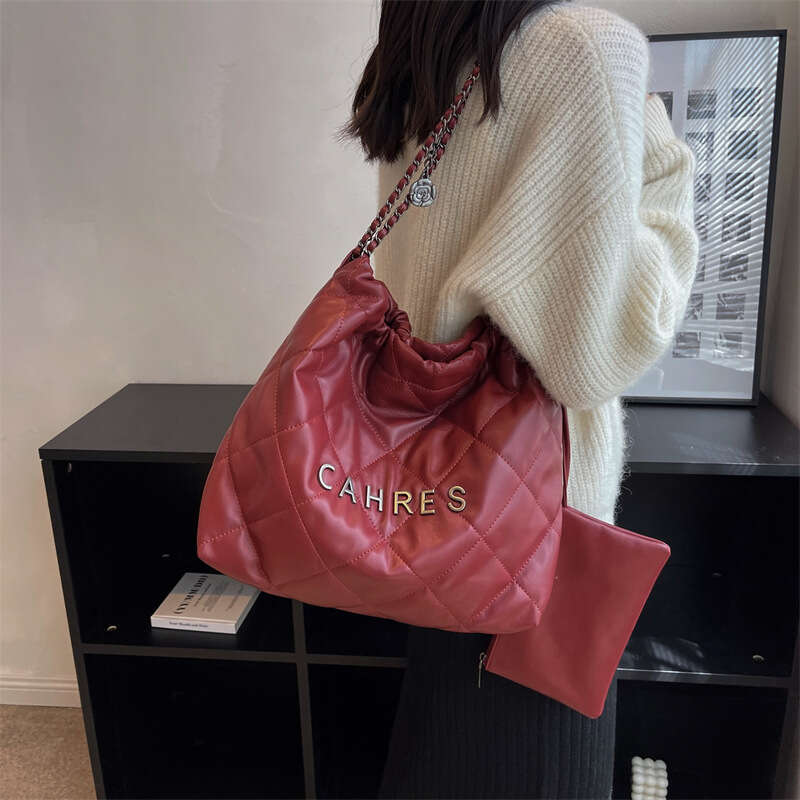 2025 New Small Chanel Style Quilted Chain Large Capacity Trash Casual Versatile Shoulder Stylish Bucket Bag