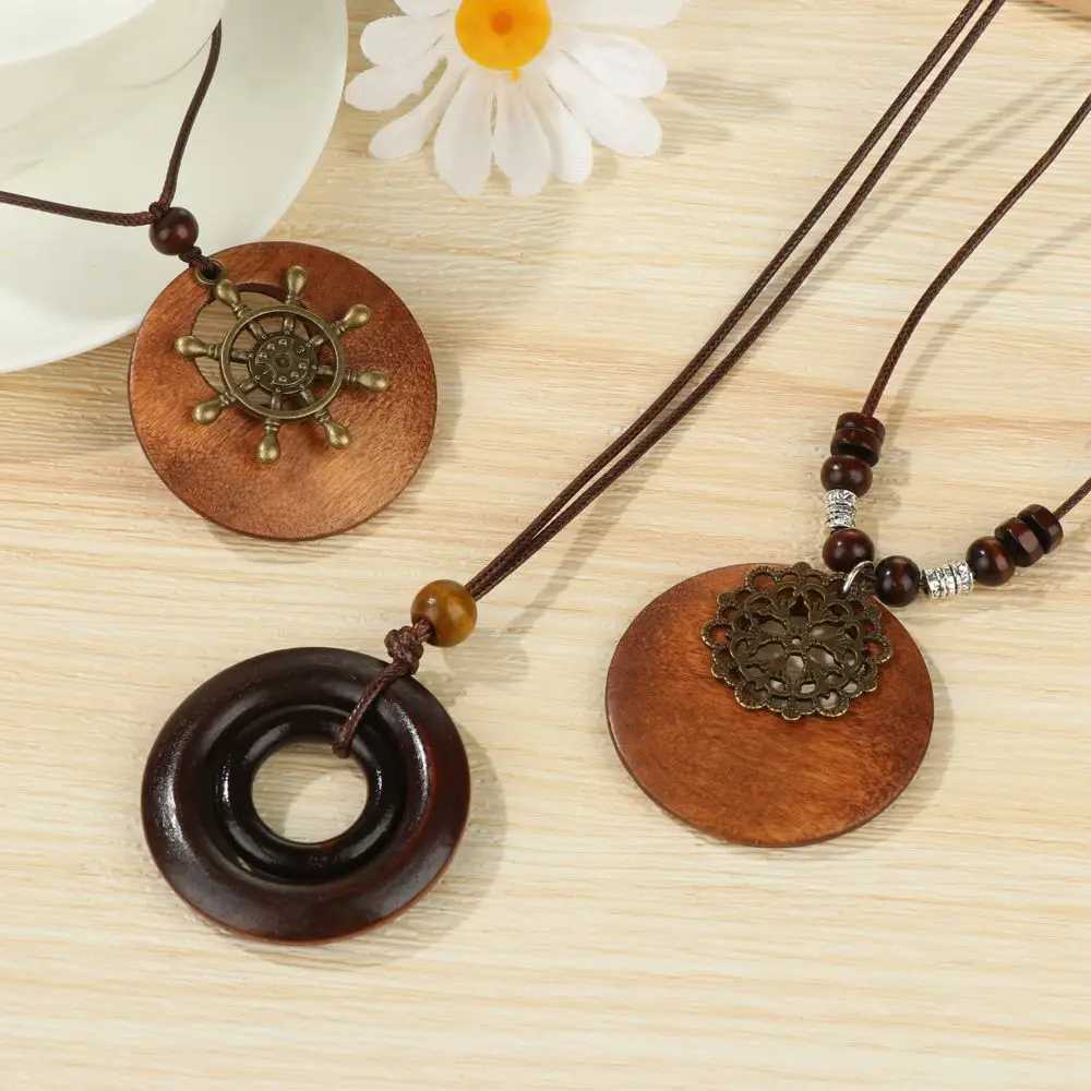 Hot Retro Ethnic Sweater Chain Round Wooden Long Sweater Necklace Vintage Clock Pendant Jewelry Neck Accessories Gifts Collar W250718