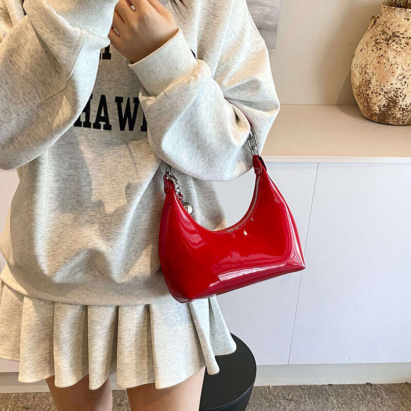 High-Value for Women, Niche Design, New Simple Versatile Underarm Bag, Stylish Light Luxury Single Shoulder Crossbody Bag