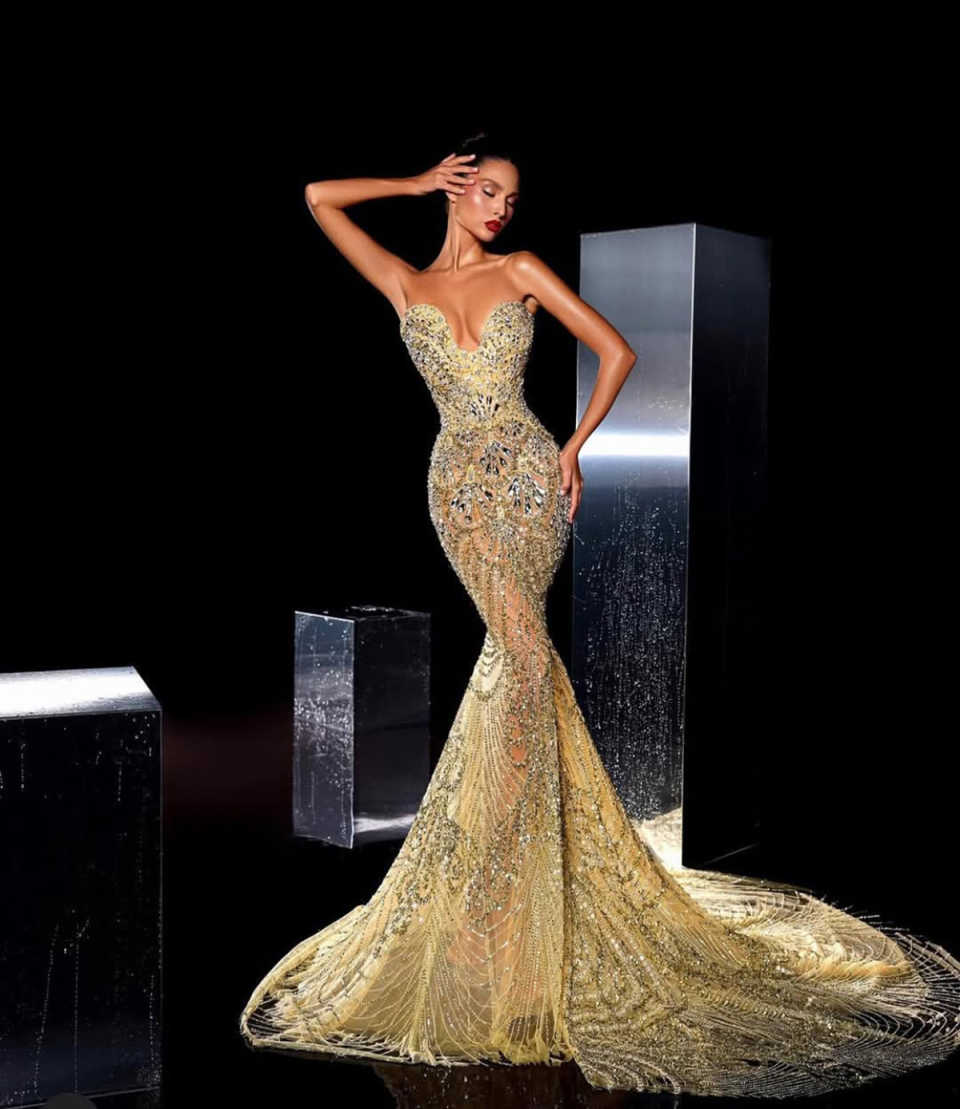 Exquisite Mermaid Evening Dresses Crystal Beading Strapless Backless Prom Gowns Special Occasion Party Banquet Customized