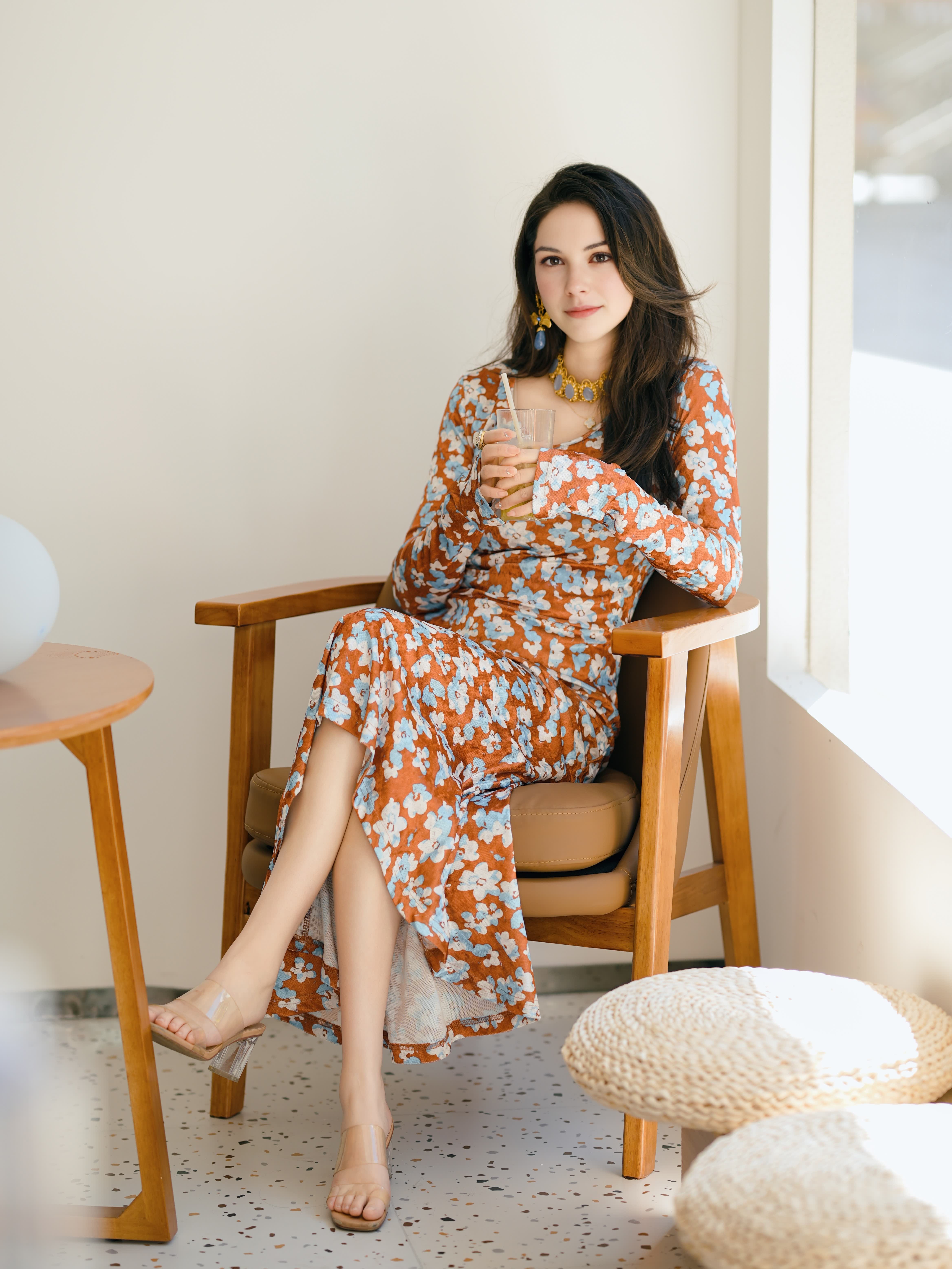 HZHJ original designer's brown bottom small blue flower dress with long sleeves looks slim and high-end