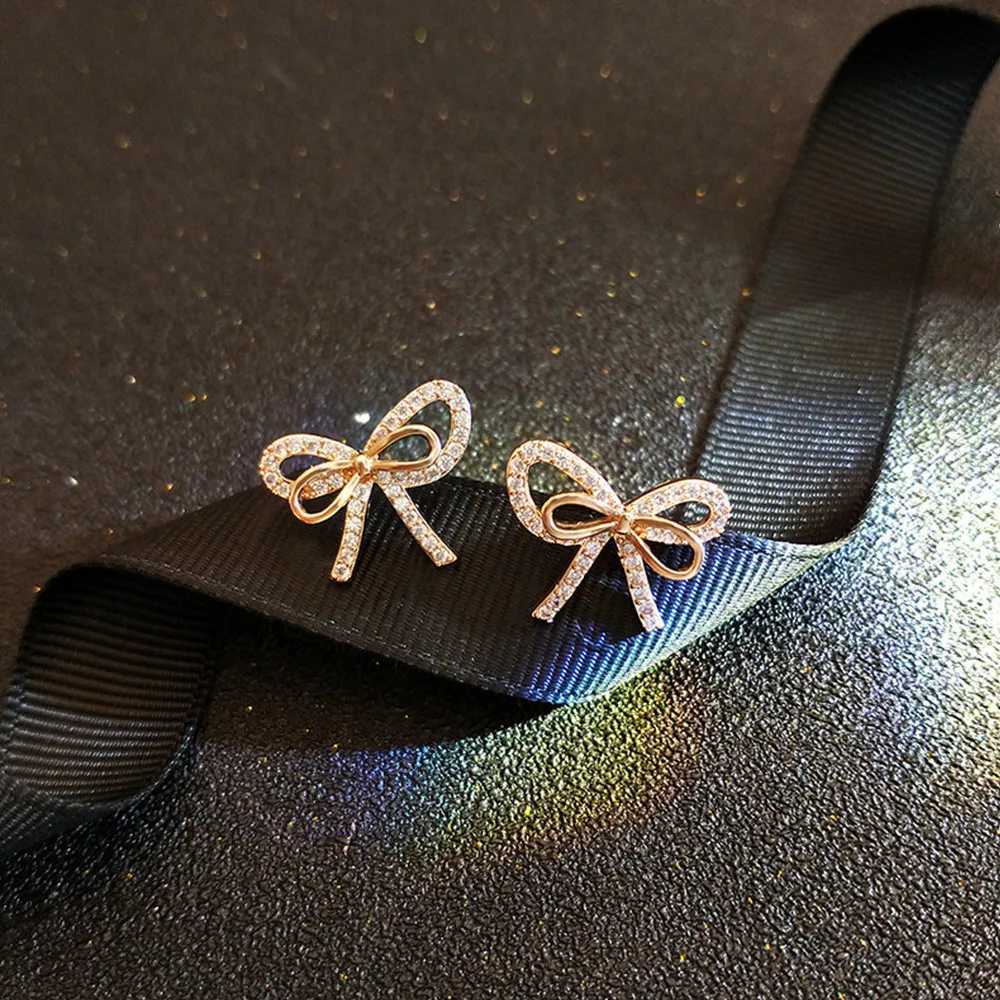 844 Luxury Gold Color Bow Stud Earrings Inlaid Crystal Cubic Zirconia Fancy Womens Earrings Daily Wear Chic Accessories Gift XJ250718