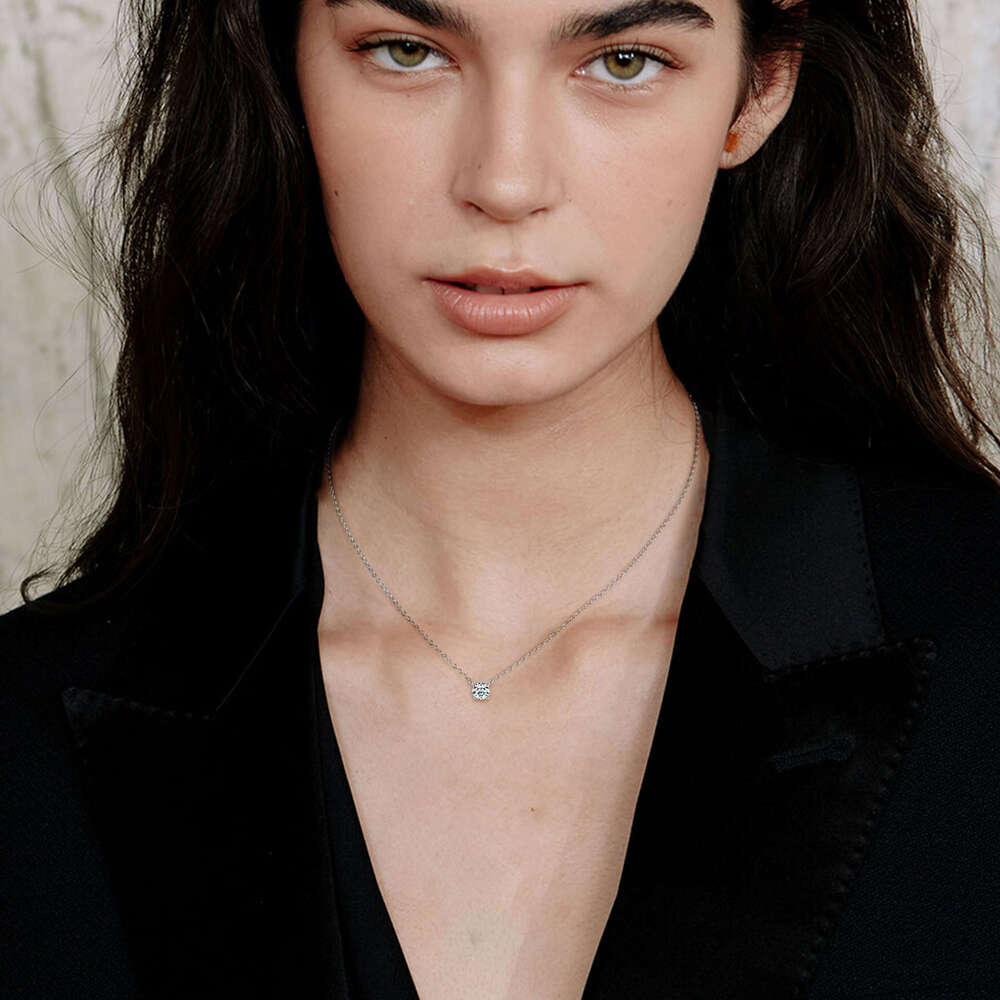 Zhao Lusi Internet Celebrity Same Style Nose Dia Moissanite Necklace for Women Pure Sier Versatile Niche High-end Clavicle Chain