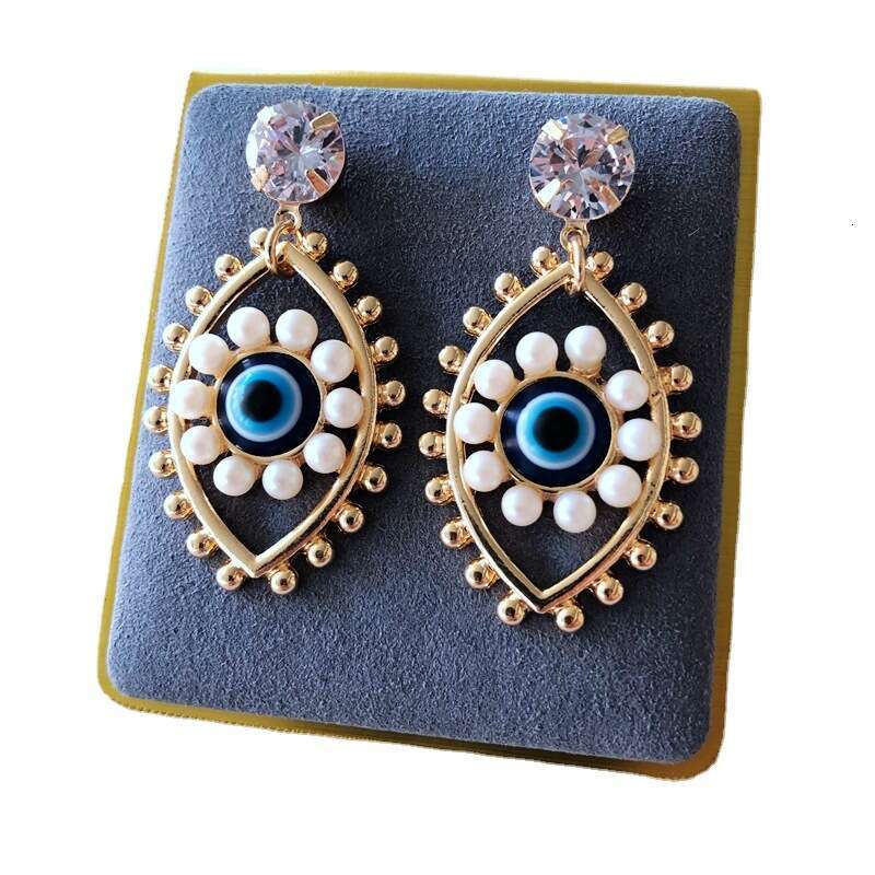 Black and White Glaze Series Hepburn Style Pearl Floral Sier Eye Steel Needle Earrings Necklace B36 New jewelry