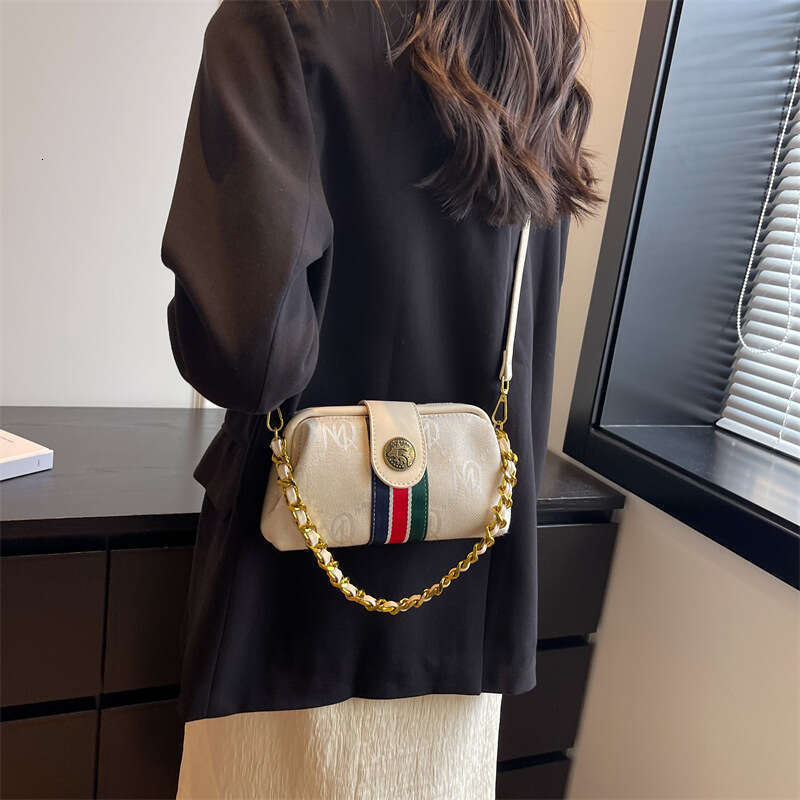 2025 New Letter Monogram Chain Single Shoulder Clip High-End Versatile Crossbody Bag
