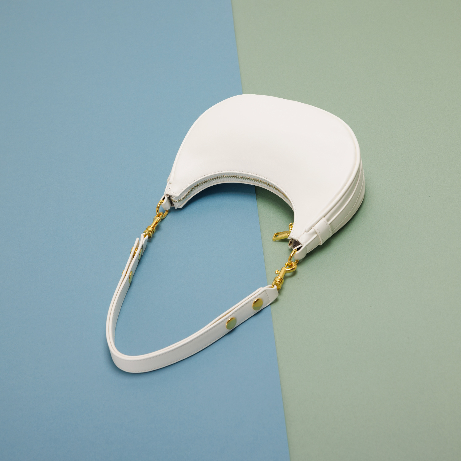 2025 Spring Women's Designer Bag New French Niche Design Bag Outdoor Leisure Underarm Bag High End Soft Leather Shoulder Bag