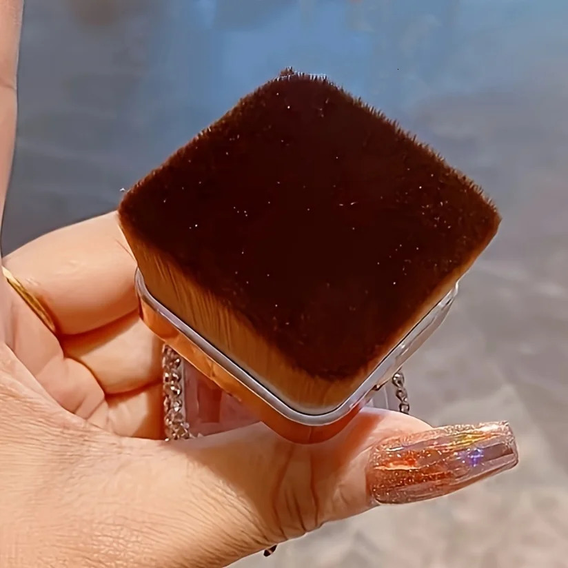 Light multi-functional plastic makeup brush Artificial diamond travel portable blush brush foundation brush Nail dust bru 250716