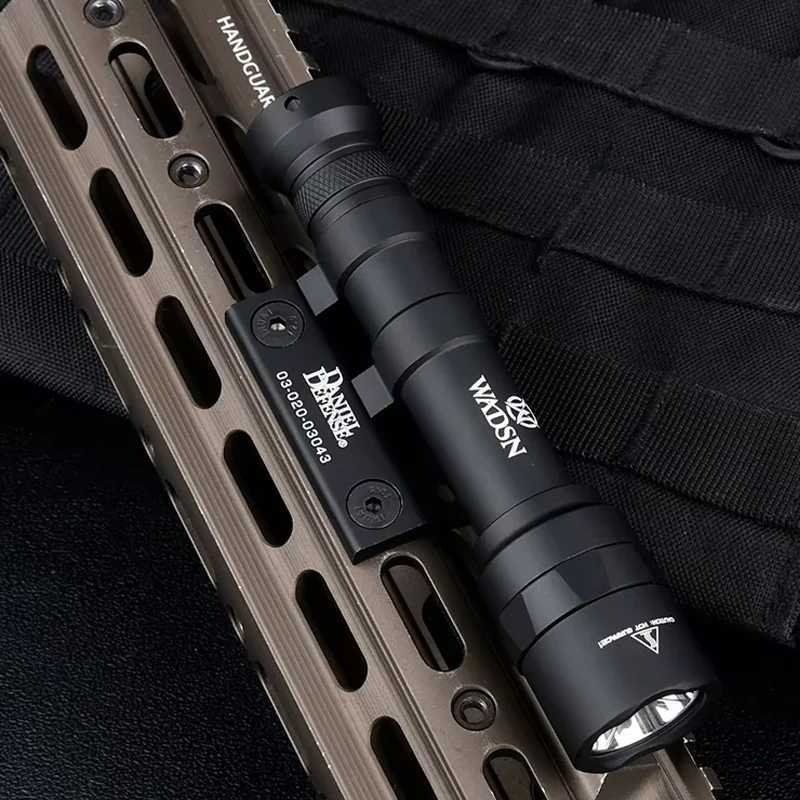 Tactical WADSN SF M300A M600C Flashlight Sets Hunting Airsoft Scout Light Metal Offset Base Fits 20mm Rail Accessories M300 M600 XJ250718