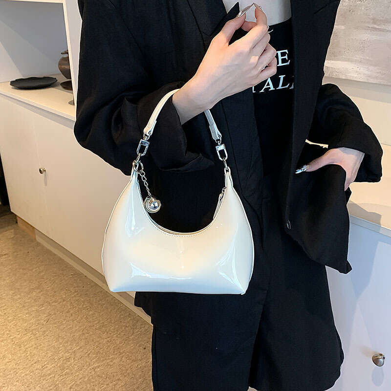 High-Value for Women, Niche Design, New Simple Versatile Underarm Bag, Stylish Light Luxury Single Shoulder Crossbody Bag