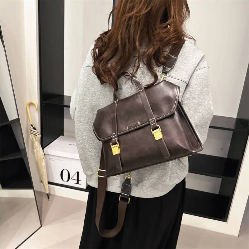 Fashionable Large Capacity Trendy Handbag for Women, New Western-style College Backpack, Retro Style Commuting Backpack high-quality