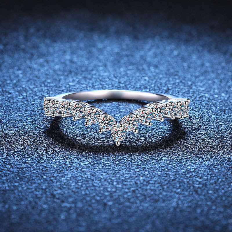 S Pure Silver for Women Full Diamond D Color Fine Craft Korean Version V-shaped Row Tail 78 Points Moissanite Ring 396