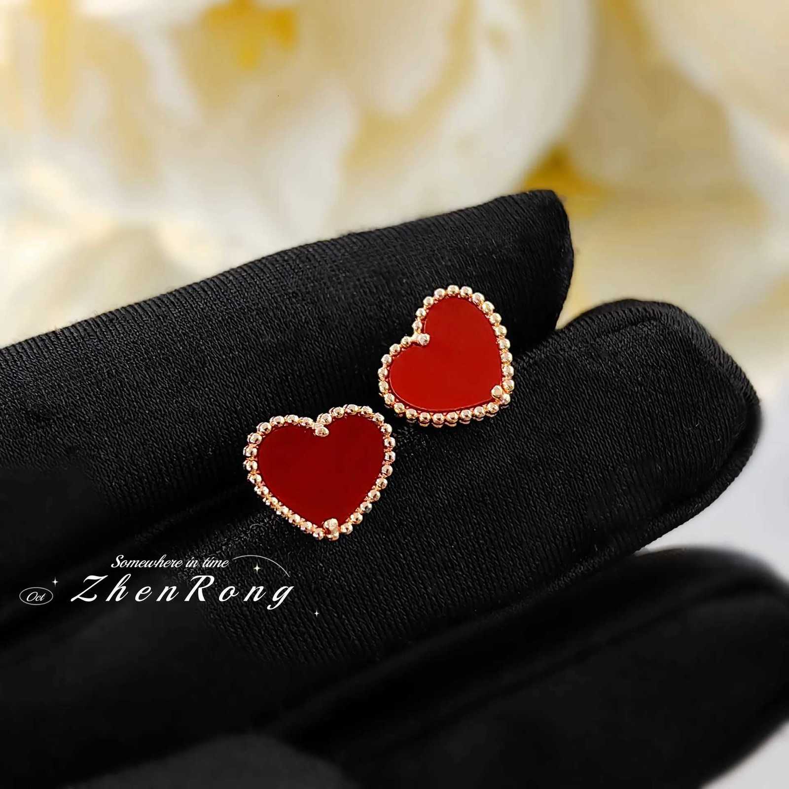 2024 New Trend Korean Fashion Natural Red Agate Heart-shaped Design Stud Earrings Womens Simple Ear Accessories XJ250718
