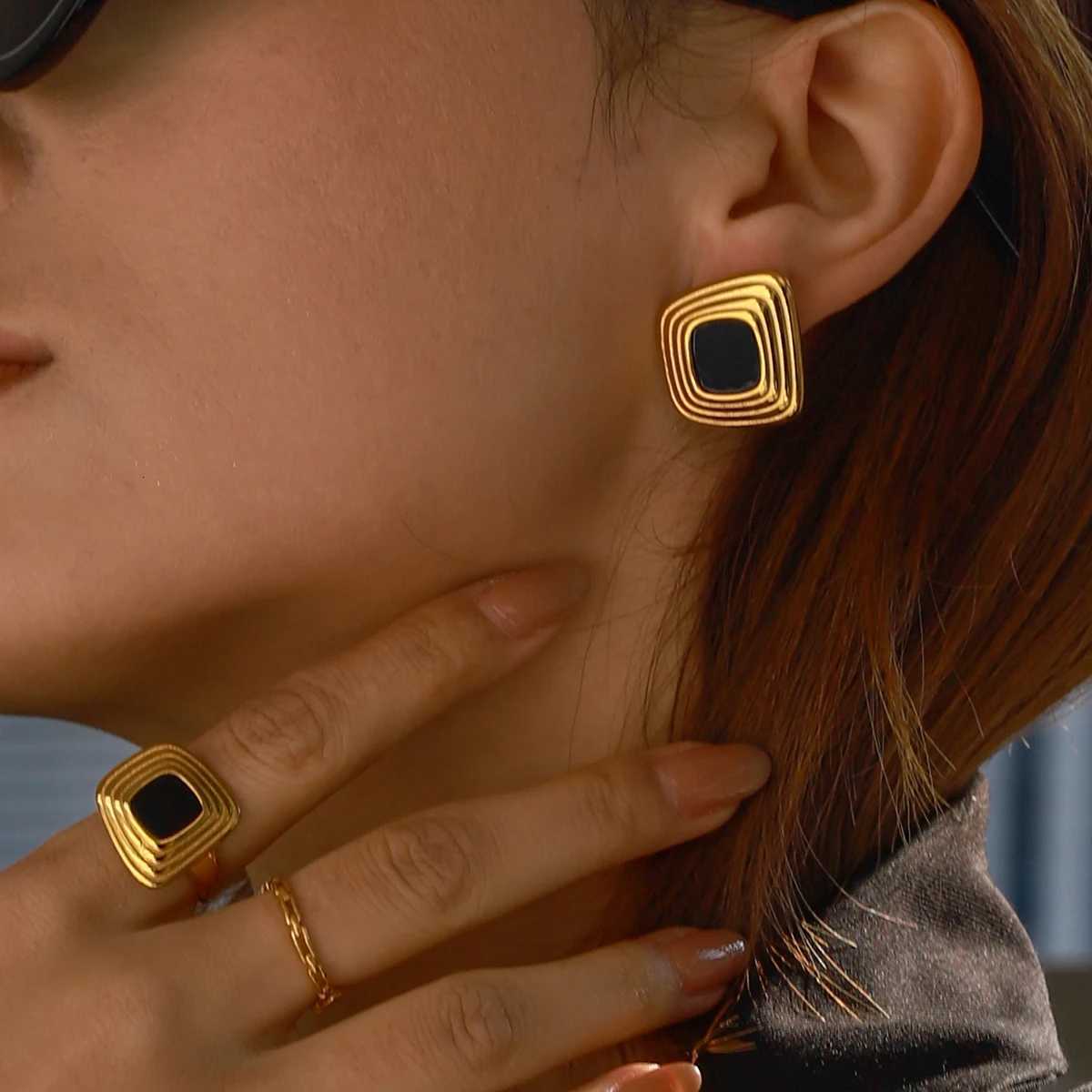 18K Gold Color Plated Stainless Steel Square Black Shell Earrings Womens Accessories XJ250718