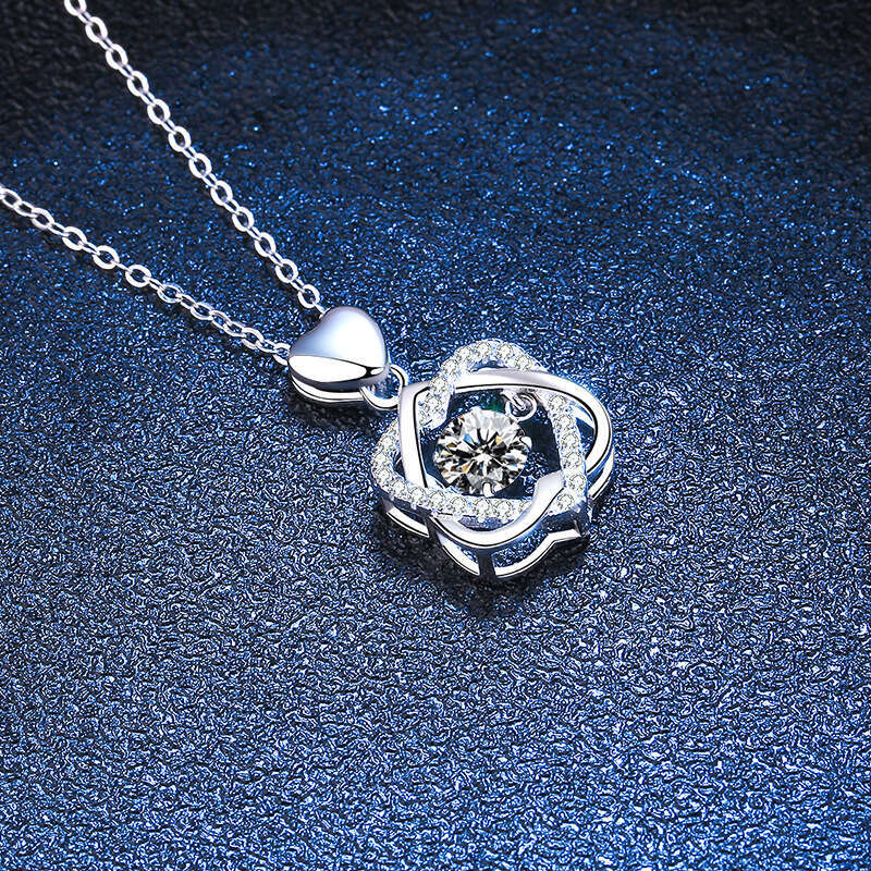 S Pure Sier Pendant Valentine's Day Beating Heart Collarbone Chain 520 for Women 50 Points Moissanite Necklace df5