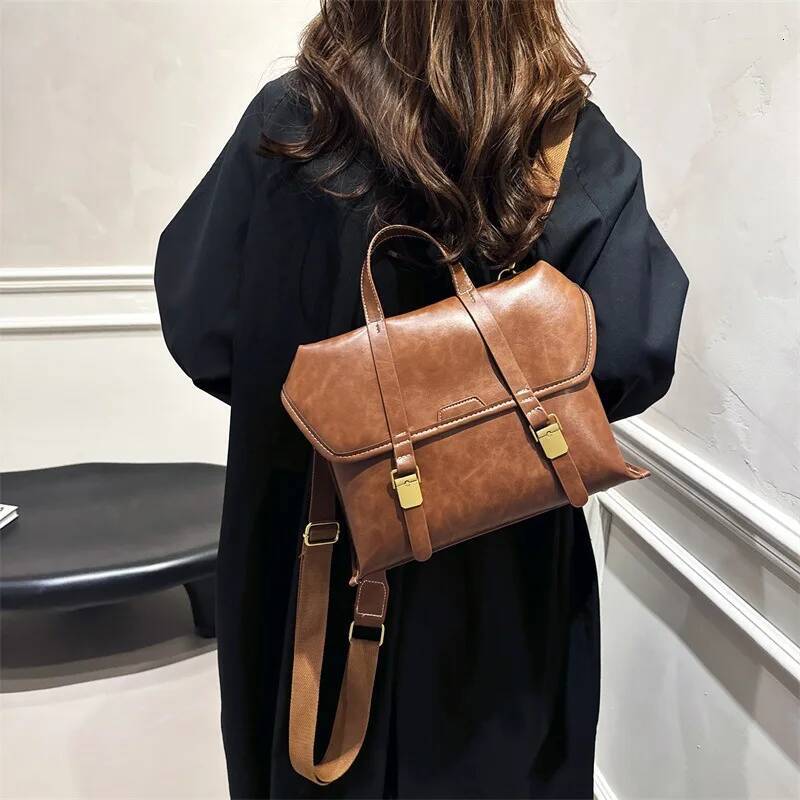 Fashionable Large Capacity Trendy Handbag for Women, New Western-style College Backpack, Retro Style Commuting Backpack high-quality