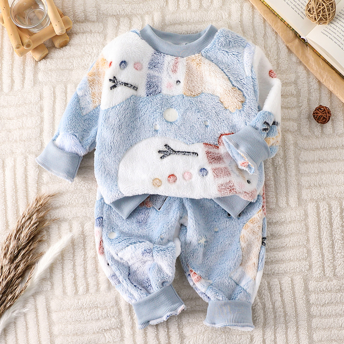 Baby Boy Two-Piece Outfit with Cute Cartoon Snowmen Design - Long Sleeve Top and Trousers for Cold Weather