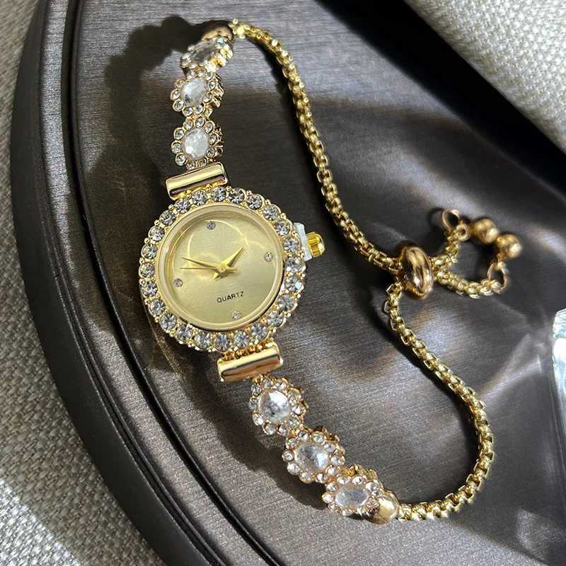 Womens Watch Fashion Color Imitation Gemstone Fashion Style Quartz Watch Pullable Bracelet Womens Watch Girls Gift W250718