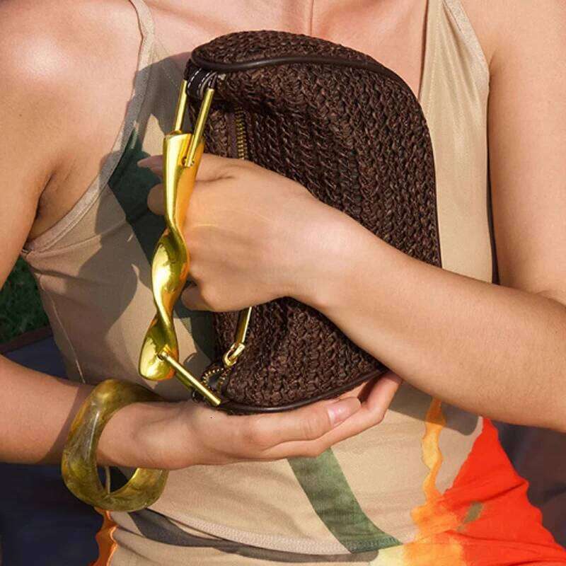 New Leisure Vacation Beach Women's Fashion Grass Woven Versatile Dumpling Metal Handbag Shoulder Crossbody Bag