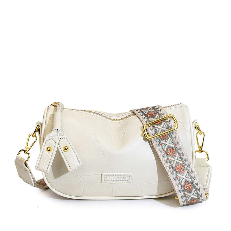 This Year's Trend: Simple Toast for Women, Versatile, High-Quality Texture, Stylish Single Shoulder with Wide Strap, Crossbody Pillow Bag