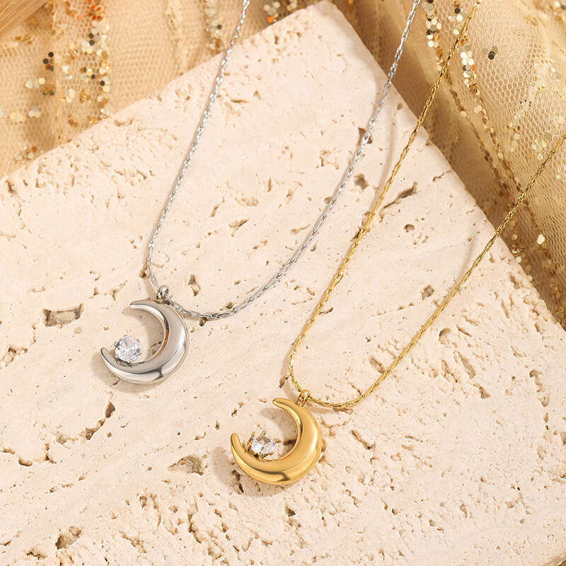 Korean Version Small Crescent Claw Dia Moon Titanium Steel Goddess Collarbone Chain Niche Design High-end Necklace