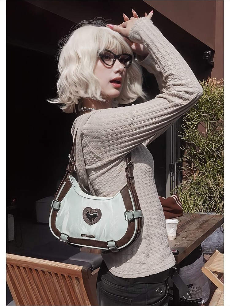 Summer new women's shoulder bag with heart-shaped diamond inlaid crescent shaped armpit bag fashionable women's shoulder bag new designer ba