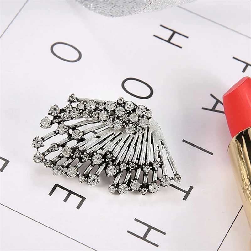 2 in 1 Antique Silver Color Crystal Women Stud Earrings Hollow Wings Hip Hop Ear Accessories Bohemian Asymmetrical Female Earring XJ250718