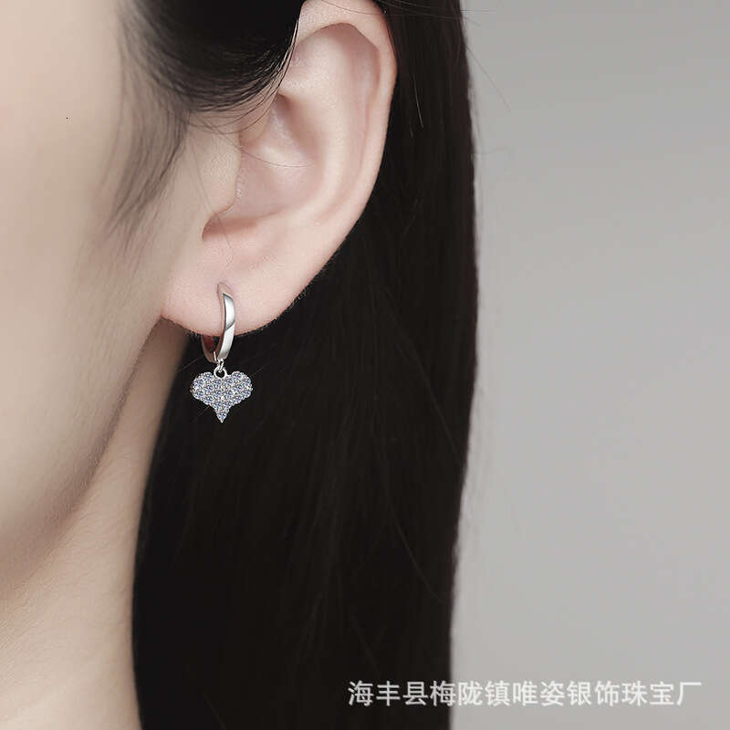 Hot Selling Moissanite Sterling Sier Fashionable Sweet Heart Drop Ins Niche Versatile Earrings 654