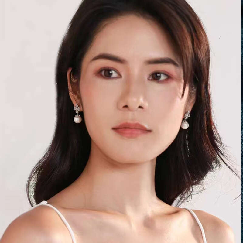 Four-leaf Clover Pearl Sier Needle Stud for Women Spring Summer 2023 New Trendy High-end Light Elegant Earrings