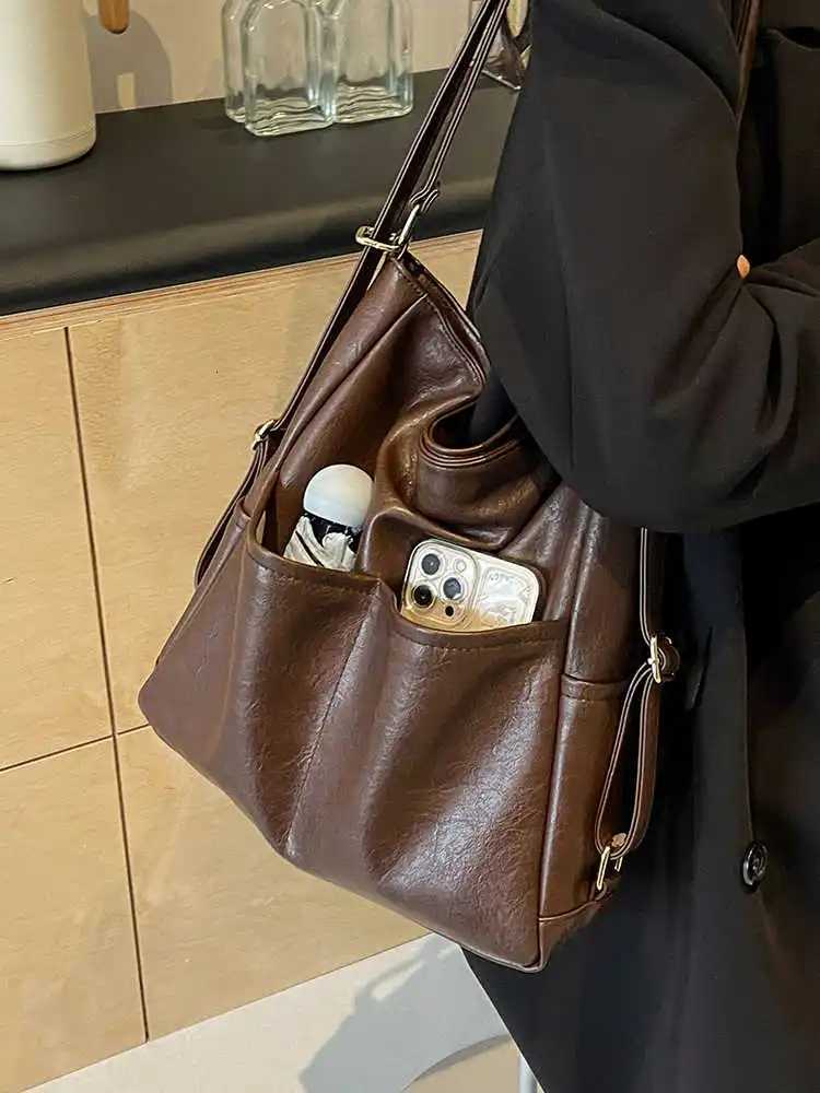 2025 New Autumn Winter Mens Bag Fi Versatile Solid Color Single Shoulder Bags Simple Commuter Large Capacity PU Backpack Y250718