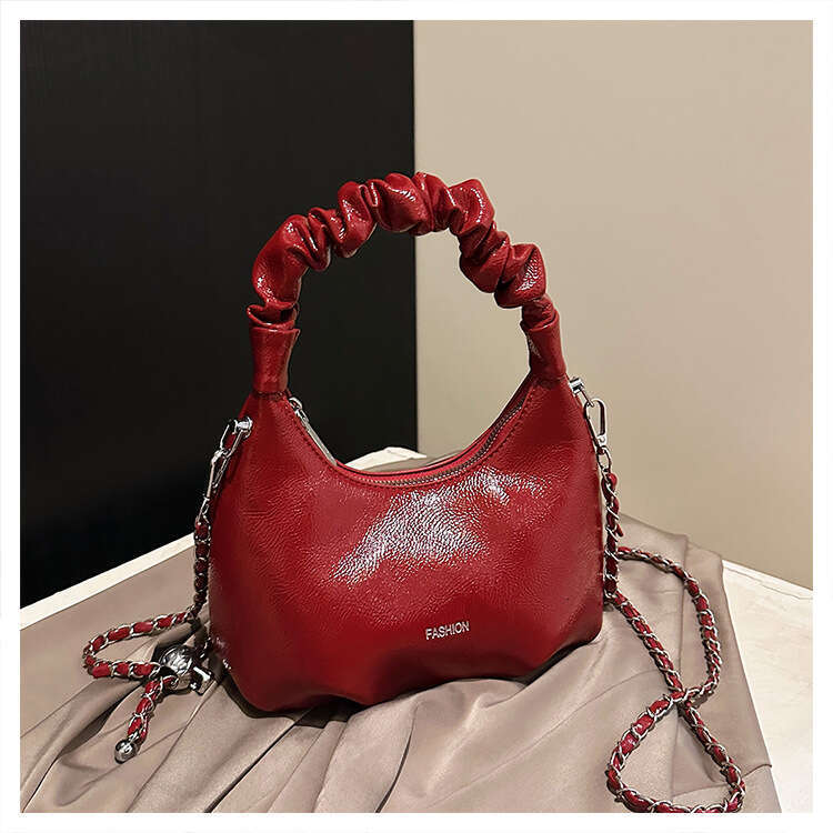 Trendy Wrinkled Handheld Cloud 2025 New Fashion Crossbody This Year's Popular Commuter Shoulder Small Bag