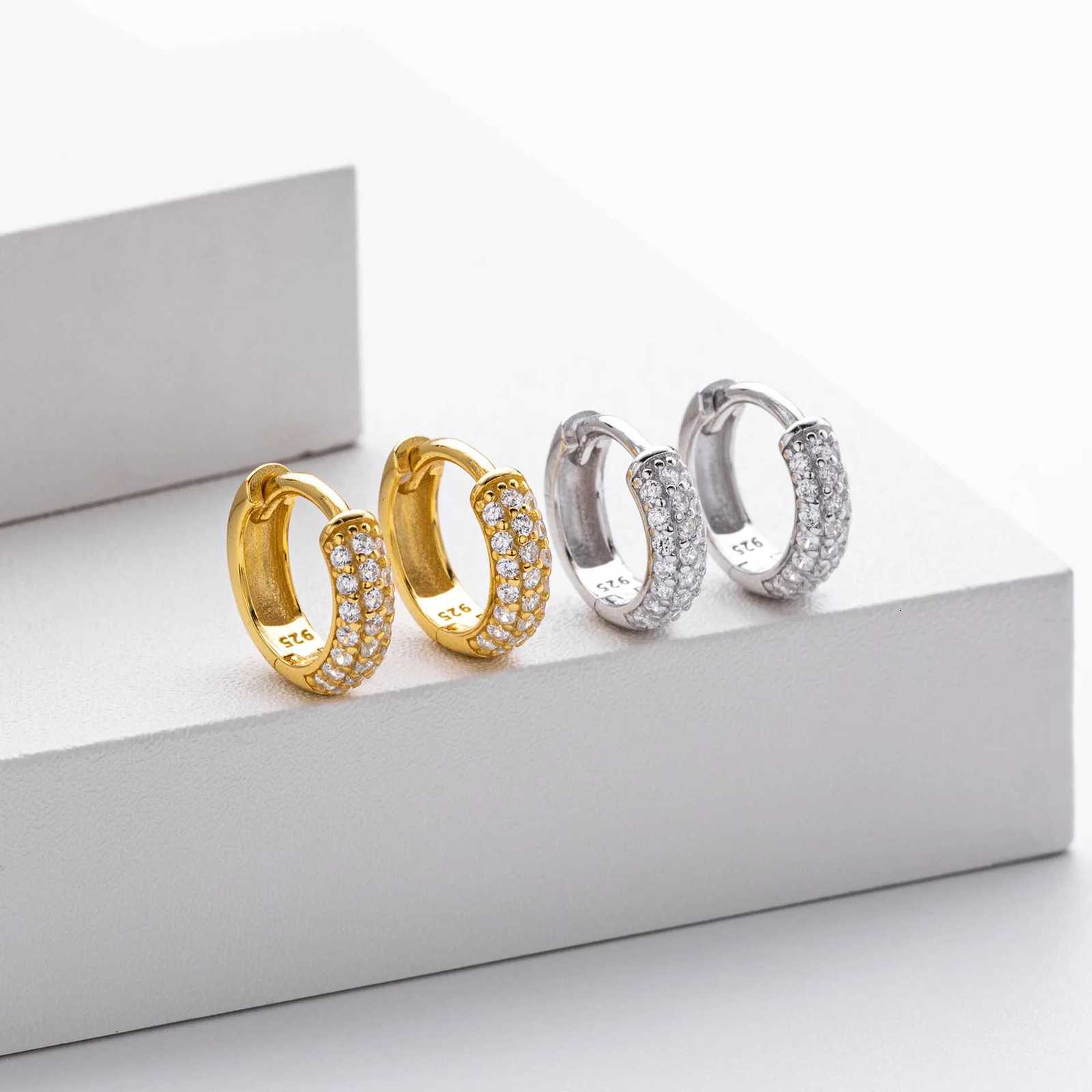 Delicate Small Inlaid Crystal Zircons Huggie Hoop Earrings for Women Men Inner Size 6/8/10mm Daily Stackable Round Ear Buckles XJ250718