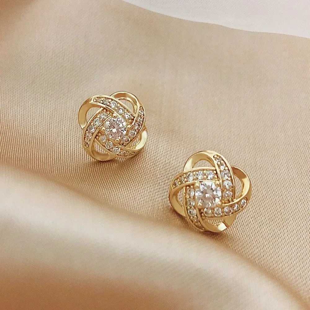 2025 Gifts Women Light Luxury Zircon Stud Earrings Simple Cross Hollow Geometric Exquisite Ear Jewelry for Wedding Party XJ250718