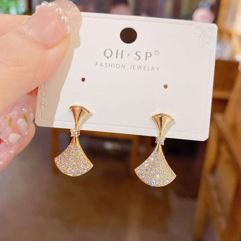 S Sier Needle Design Sense Light Elegant Temperament Small Dress Exquisite Shiny Full Dia Fan-shaped Earrings Trendy