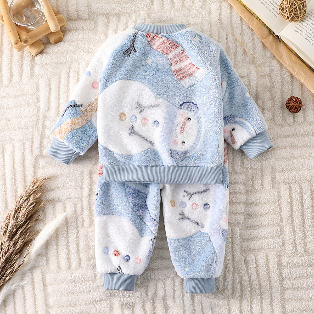 Baby Boy Two-Piece Outfit with Cute Cartoon Snowmen Design - Long Sleeve Top and Trousers for Cold Weather