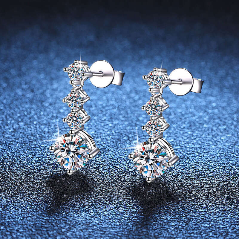 S Pure Sier for Women High-end Korean Style Tassel Four-prong One Carat Earrings Moissanite Studs 1c2